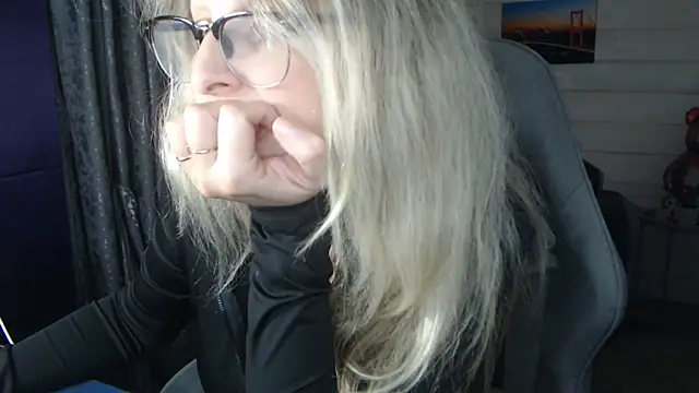 RubiLakros 即時 XXX 聊天