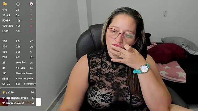 alejandra_milf_ Adlı Modelin Canlı XXX Sohbeti