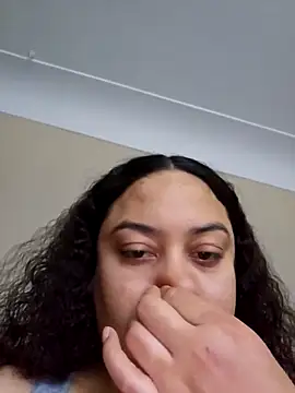 Živý XXX chat honeeyyy_pot