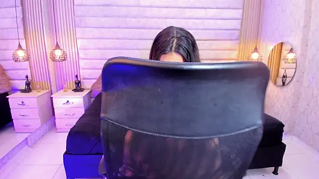 VictoriaaBlair 现场XXX聊天