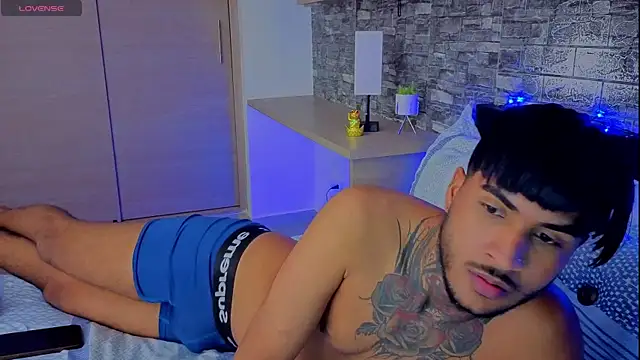 TheimperialBoys77 élő XXX-chatje