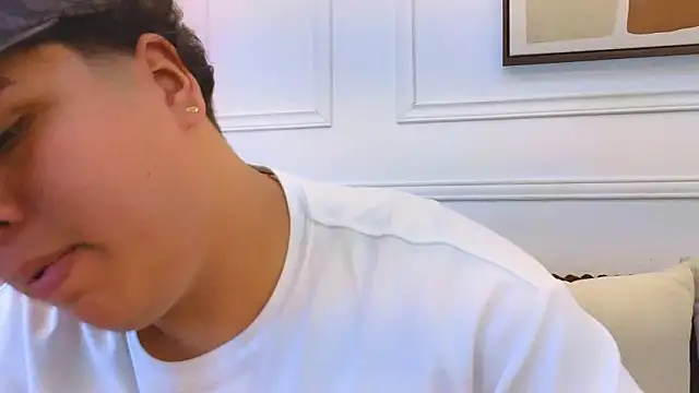 Naim_Bennetsex élő XXX-chatje