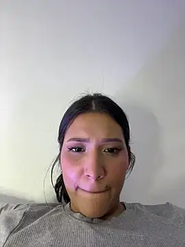 IsabellaJoness_: απευθείας συνομιλία ΧΧΧ