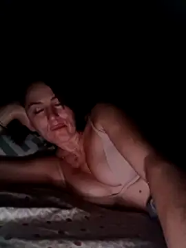 Luna_7777のライブXXXチャット