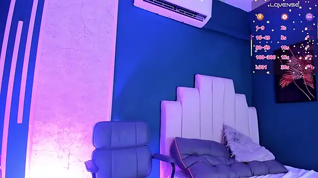 Adrienne__: απευθείας συνομιλία ΧΧΧ