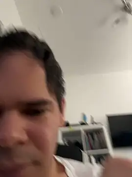 awesomemilkss' Webcam Show