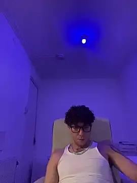 TitanNoir élő XXX-chatje