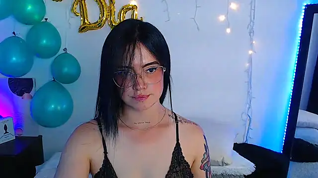 Isa_Maiden1 Adlı Modelin Canlı XXX Sohbeti