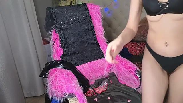 RoxalanaStar élő XXX-chatje