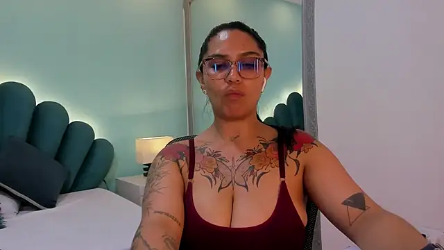 sharlott18のライブXXXチャット