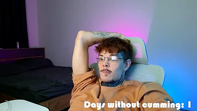 DENIS_HERE's Live XXX Chat