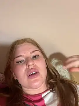 RedFoxQueen Show in webcam