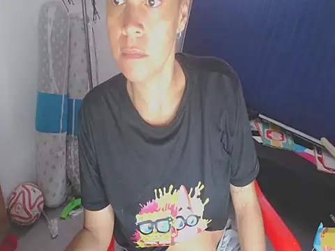 shayna_cute Show in webcam