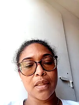 BiiancaEstradaa: онлайн-секс-чат