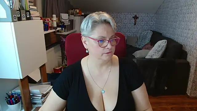 bigtits4you: онлайн-секс-чат