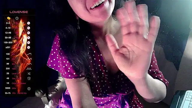 WhisperingfireのライブXXXチャット