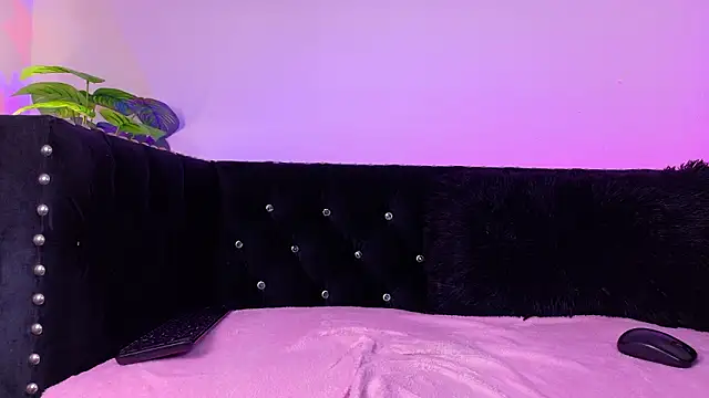 Chatroom XXX en direct de Luna_Blumer