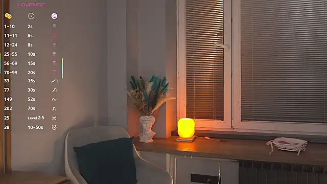 OssieCrewsのライブXXXチャット