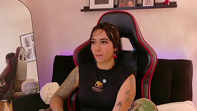 EmmyEvans1 Live XXX-chat