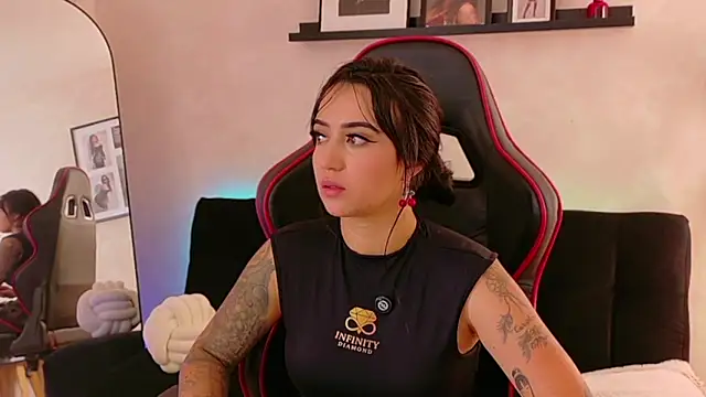 Živý XXX chat EmmyEvans1