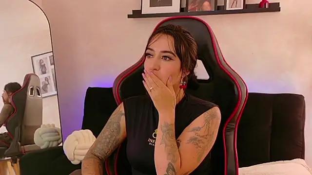 EmmyEvans1 élő XXX-chatje