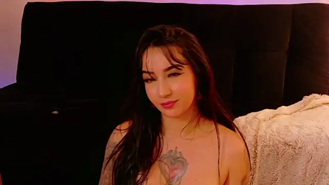 دردشة EmmyEvans1 الجنسية المباشرة