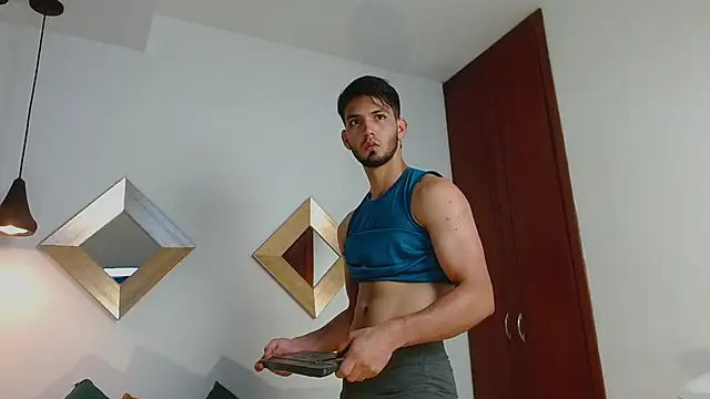 HarryFosster Adlı Modelin Canlı XXX Sohbeti