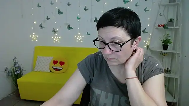 EmilyL0ve Live XXX-Chat