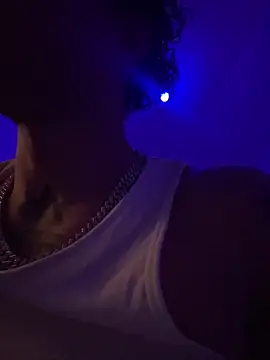 TitanNoir Adlı Modelin Canlı XXX Sohbeti