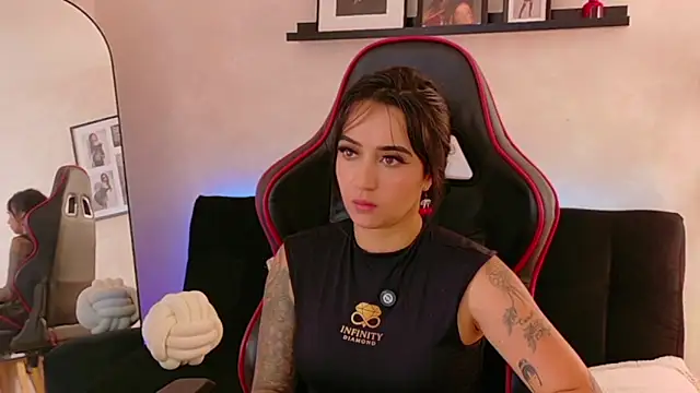 Czat XXX na żywo – EmmyEvans1