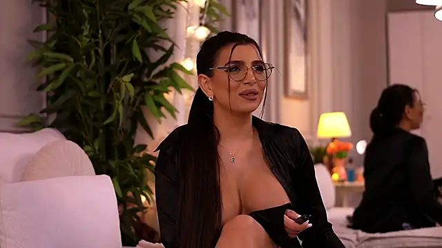 NicoleCellini Live XXX-Chat