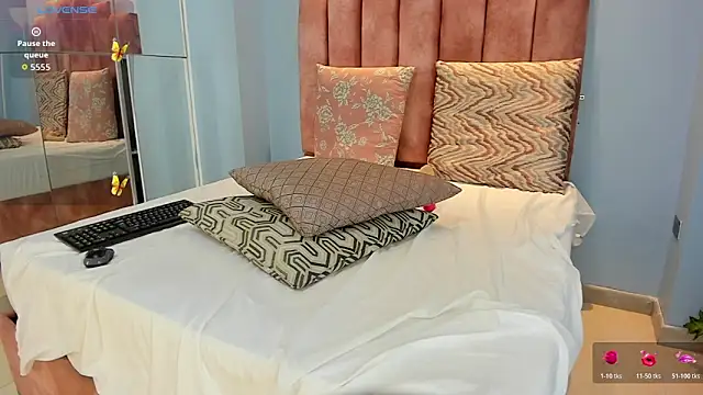 lou_rosse_ Live XXX-Chat