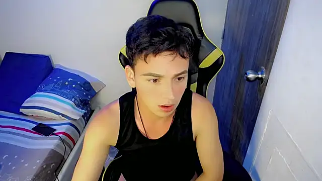 Chat +18 de Mathias_twinkk ao vivo