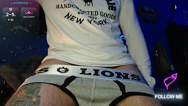 Tom_kio Pertunjukan Webcam