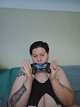 Pokazy przed kamerką – DevilDahm