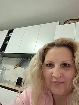 Divineblond live XXX chat