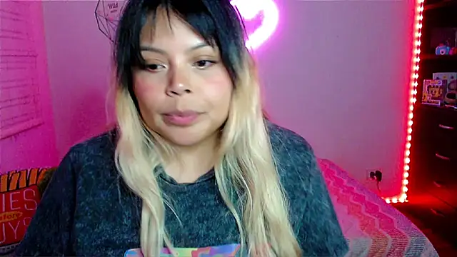 Chat XXX en directo de EllieMoonX