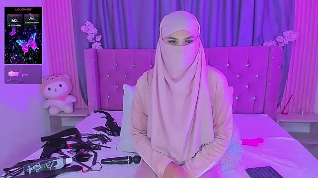 แชท XXX สดของ Nayla-Mouna