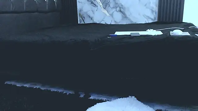 XXX chat uživo modela MiaLeon09