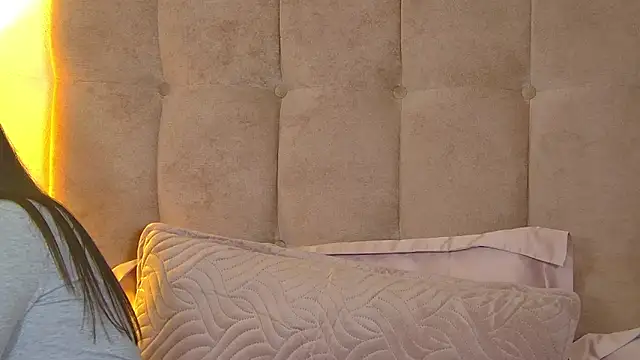 AlexandraBloom's Live XXX Chat