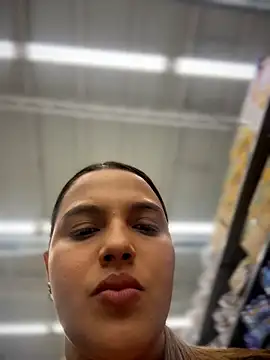 Chat XXX en directo de Colibri_xxx