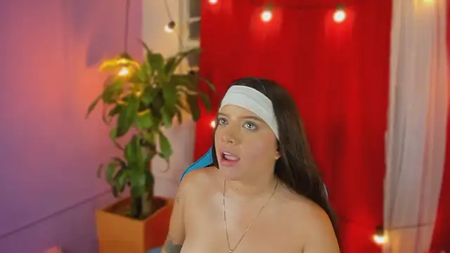 Chatroom XXX en direct de Lia_little18