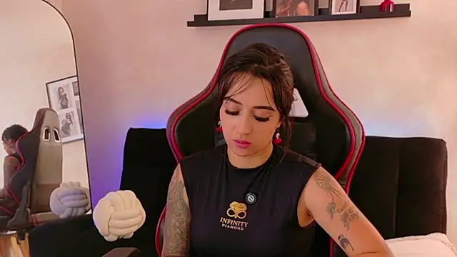 Chat XXX en directo de EmmyEvans1