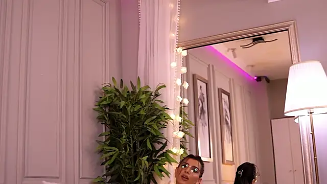 NicoleCellini Live XXX-chat