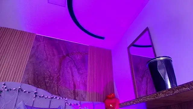 luce_williams: онлайн-секс-чат