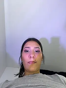 Chat XXX ao vivo de IsabellaJoness_