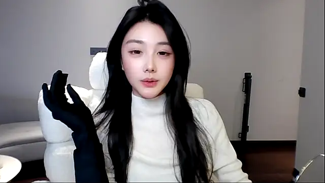 MedeLineayr webcam show