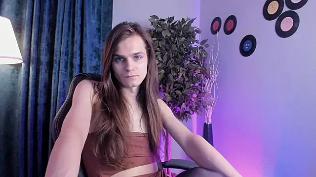 WillFobos: διαδικτυακό σόου στην κάμερα