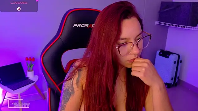 Pokazy przed kamerką – samantha_tattu