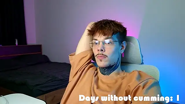 DENIS_HERE's Live XXX Chat